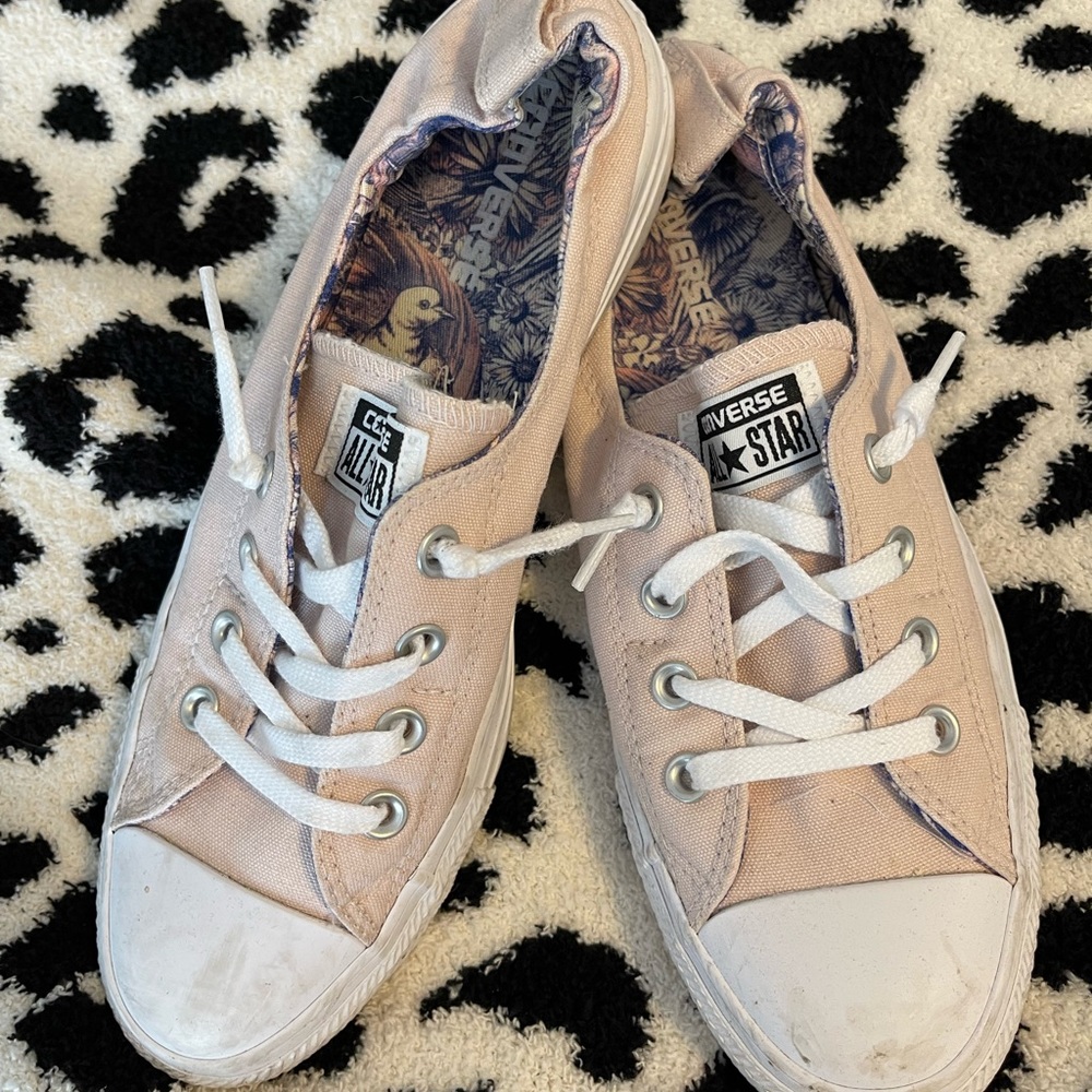 Pink Converse Shoreline shoe